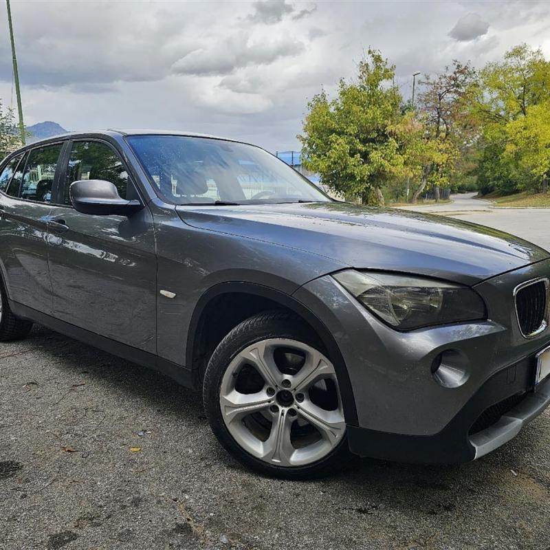 Se prodava BMW X1 X -DRIVE