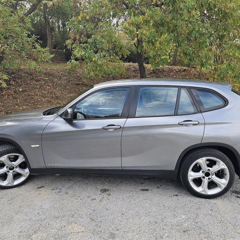 Se prodava BMW X1 X -DRIVE