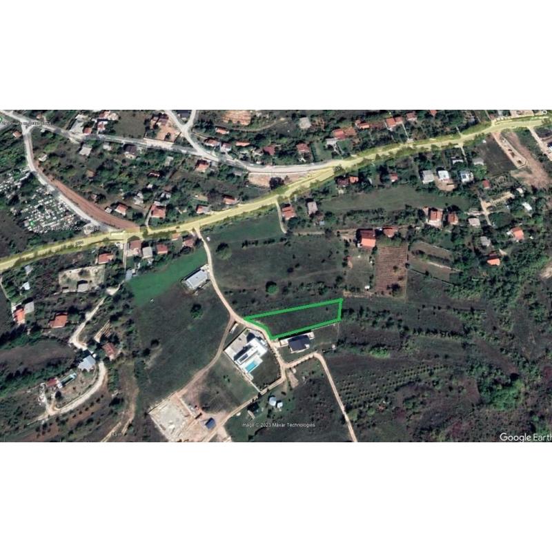 Plac 1880 m2, gradezno zemjiste, vo Dolno Sonje