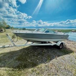 Се продава Rinker Captiva Bowrider 180
