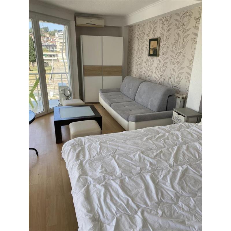 Vila so 8 Apartmani na Kej na Ohridsko Ezero