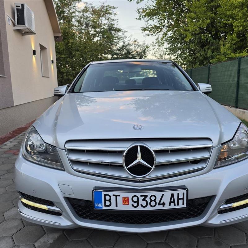 Se prodava Mercedes Benz C200 2013