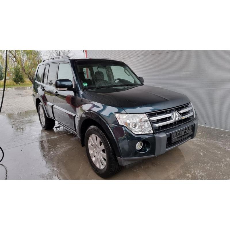 Se Prodava Mitsubishi Pajero 3.2