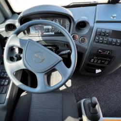 Nov Isuzu Avtobus