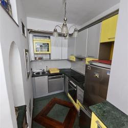 Se prodava namesten stan vo Centar na Ohrid