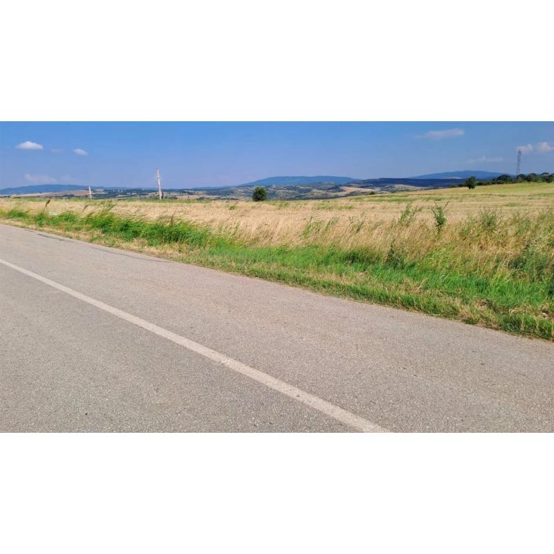 Se prodava Plac vo Ajvatovci 5250m2