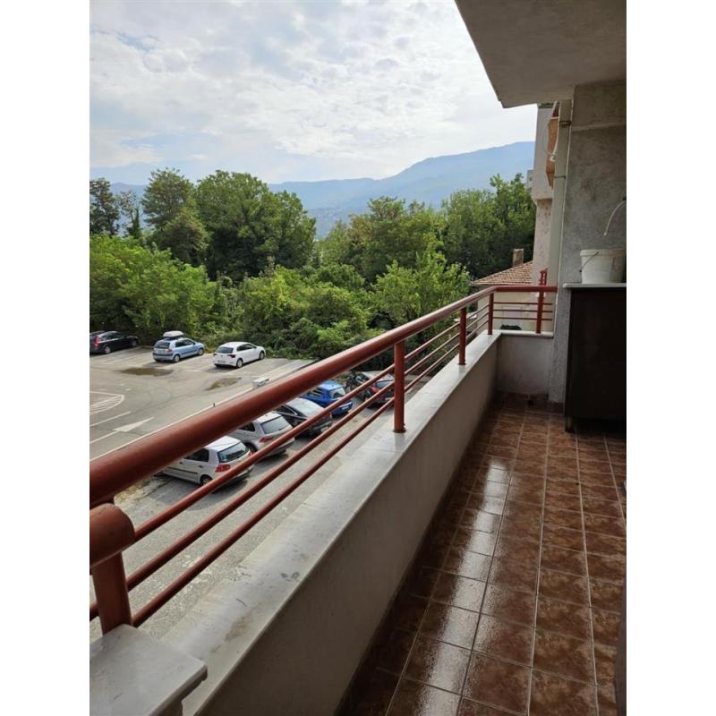 Se prodava namesten stan vo Centar na Ohrid
