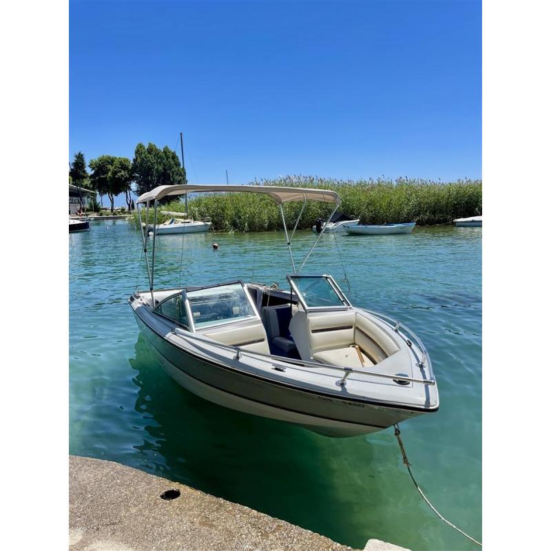 Се продава Rinker Captiva Bowrider 180