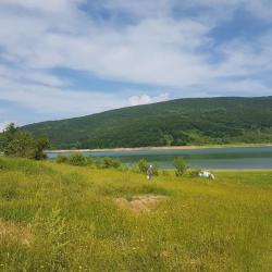 Plac pred Ezero vo Mavrovo