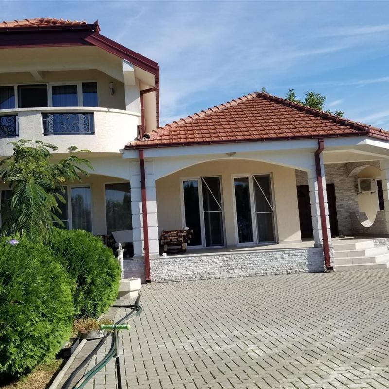Nova kuka 300m2 vo Jurumleri