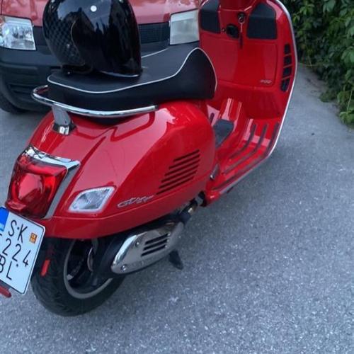 Vespa GTS300