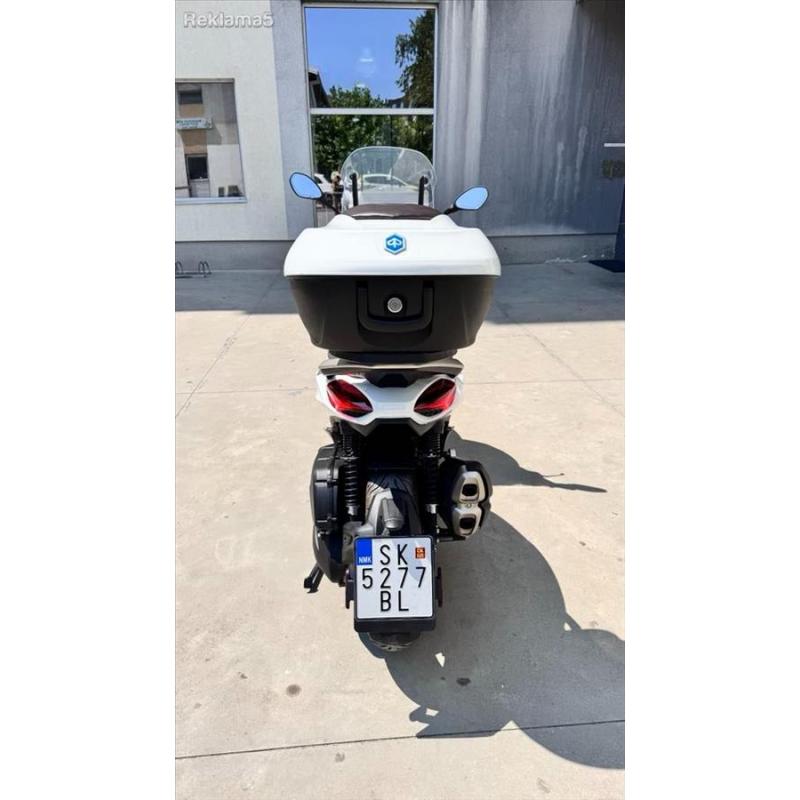 Se prodava Piaggio Beverly 400 HPE, 2023 pod garancija