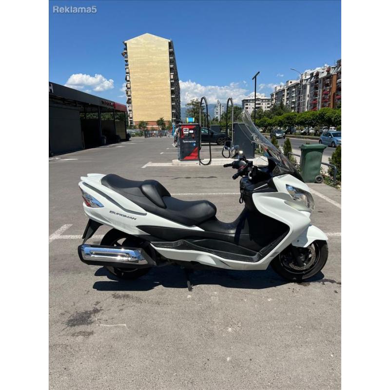 Suzuki Burgman AN400 2012 Pearl White