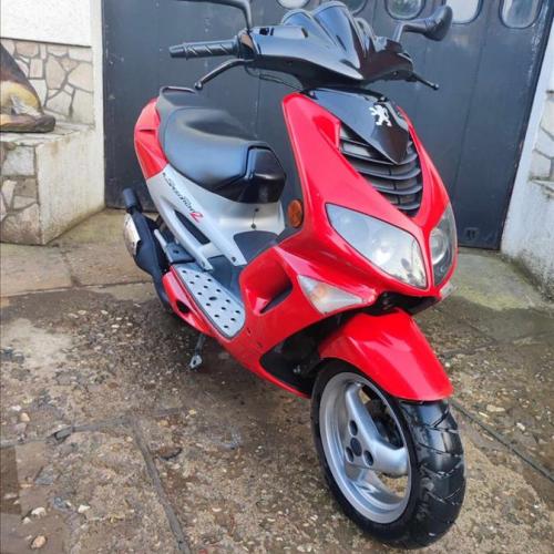 Се продава мотор peugeot speedfight 2