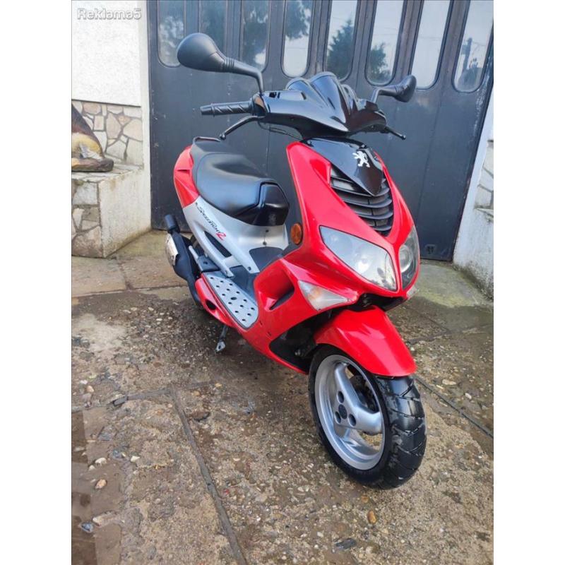 Се продава мотор peugeot speedfight 2