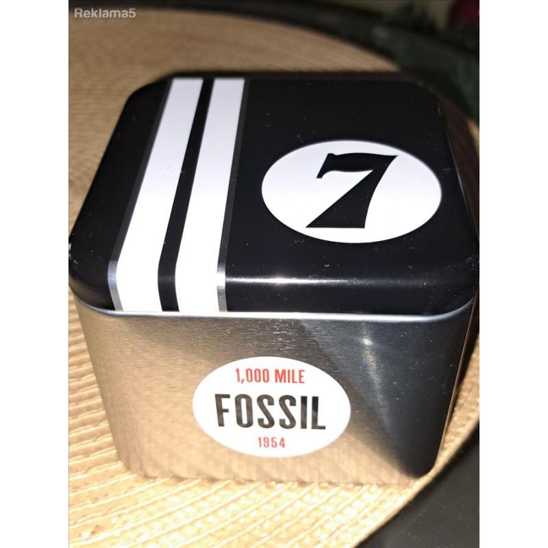 Nov Fossil 1.000 mile