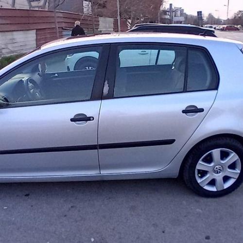 Se prodava golf5 1.9 tdi 4 motion