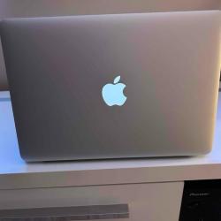 MacBook Air 13” - i 7 / 8 Gb/ 250 Hd