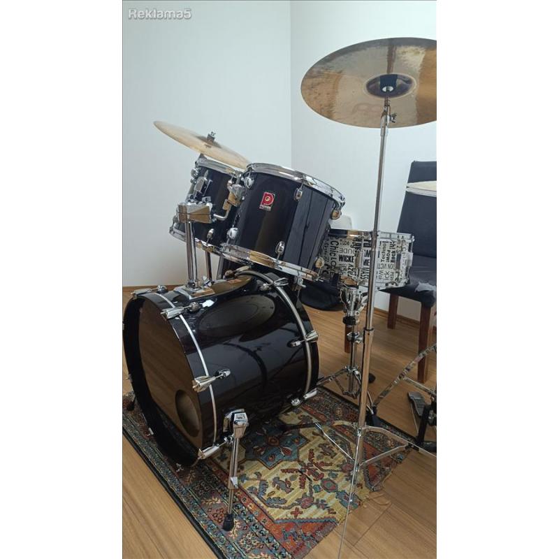 Se prodava komplet tapani