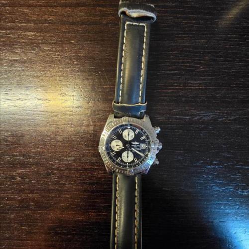 Продавам часовник Breitling