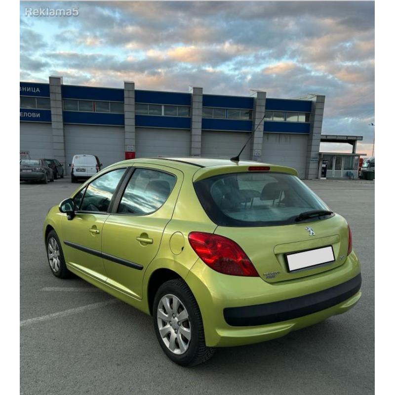 Se prodava Peugeot 207