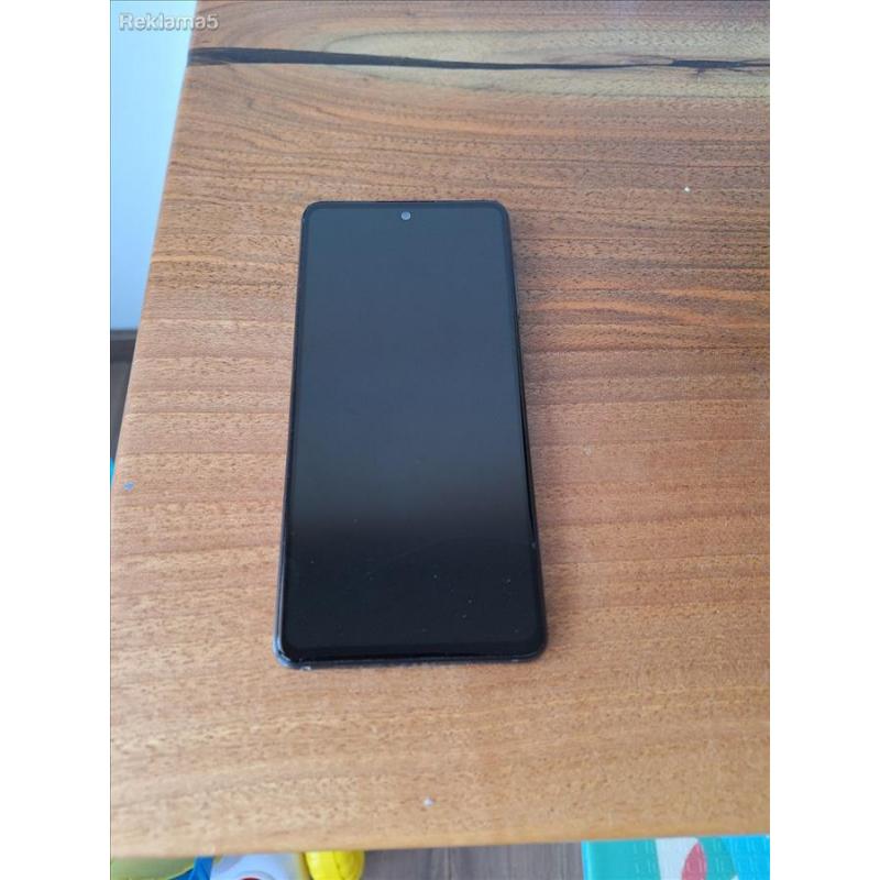Se prodava Samsung Galaxy A72