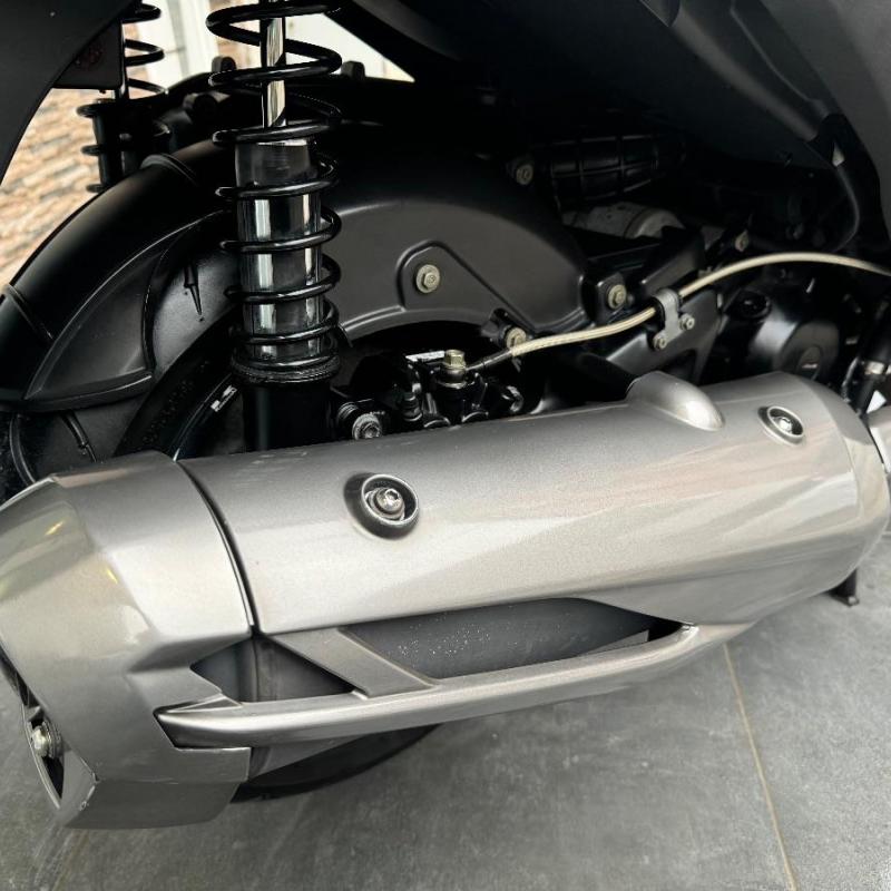 Kawasaki j300 odlicen