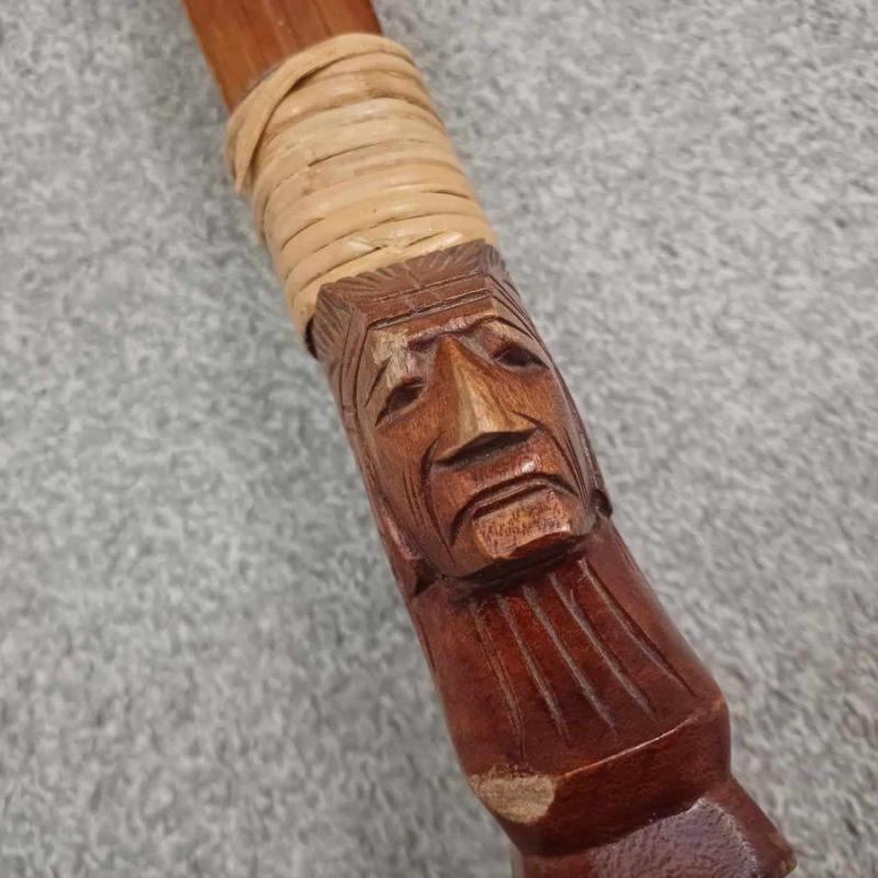 Drvena strela so prekrasna rezba (140cm)