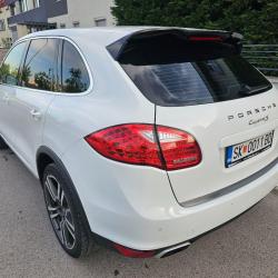 PORSCHE CAYENNE 2014, 4.8 CM3, 400 KS