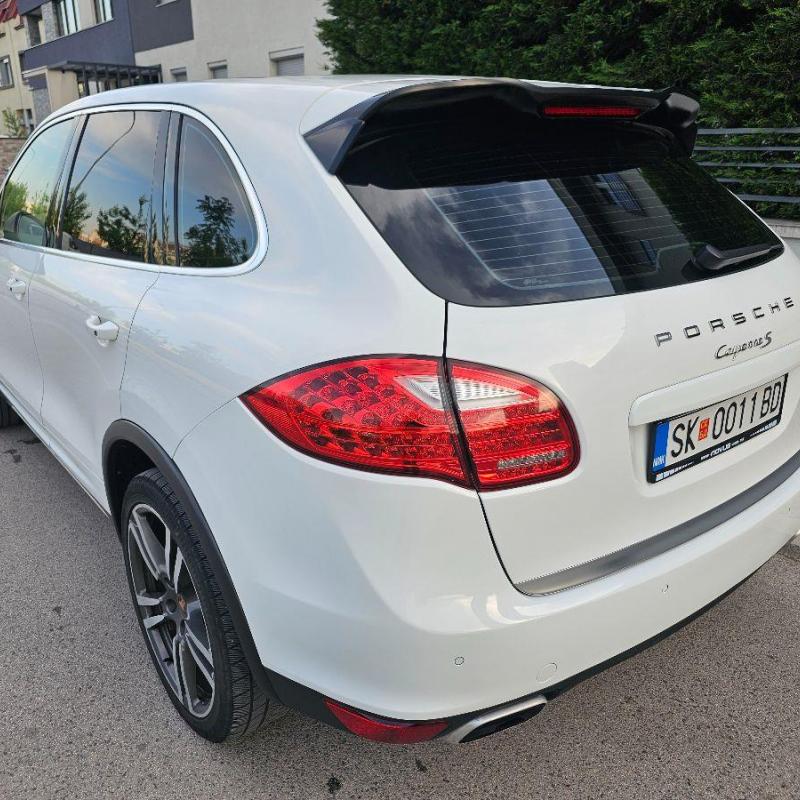 PORSCHE CAYENNE 2014, 4.8 CM3, 400 KS
