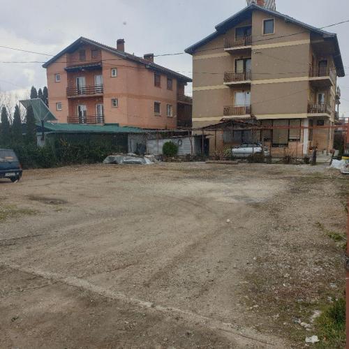 Se iznajmuva plac pod kirija