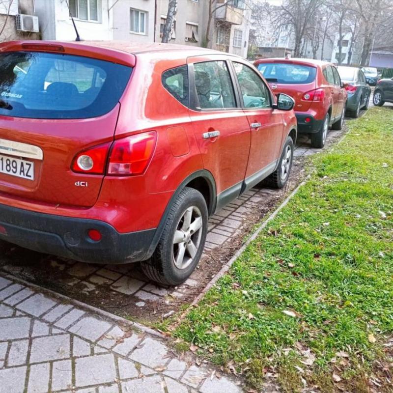 NISSAN QASHQAI 1,5dci i 2.0dci 4x4 dve vozila