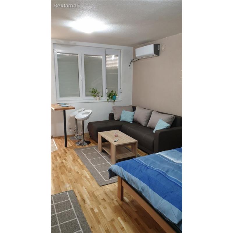 Iznajmuvam 2 apartmani vo centarot na Kumanovo