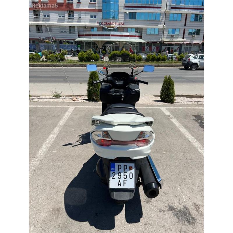 Suzuki Burgman AN400 2012 Pearl White