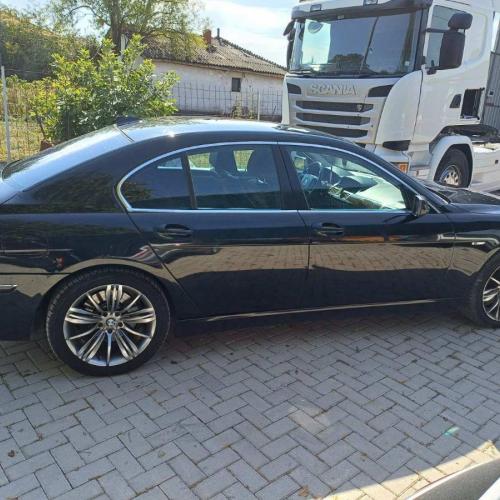 BMW 730