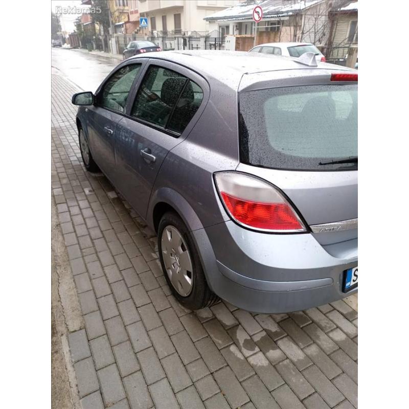 Opel astra 1.4 2017 godina