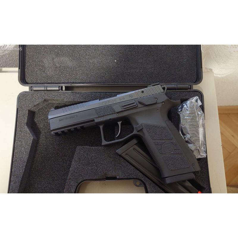 Pistol пиштол CZ P09 9X19