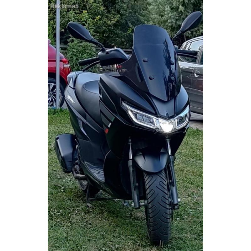 Aprilia sxr 50 4T 2022 god 7000 km