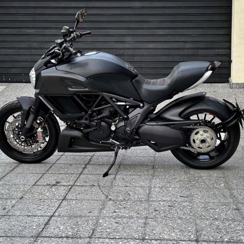 DUCATI DIAVEL 1200 CARBON EDITION 2017