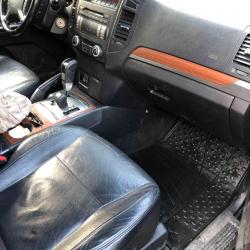 Mitsubichi pajero benz plin 7 sedista