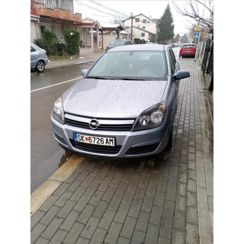 Opel astra 1.4 2017 godina