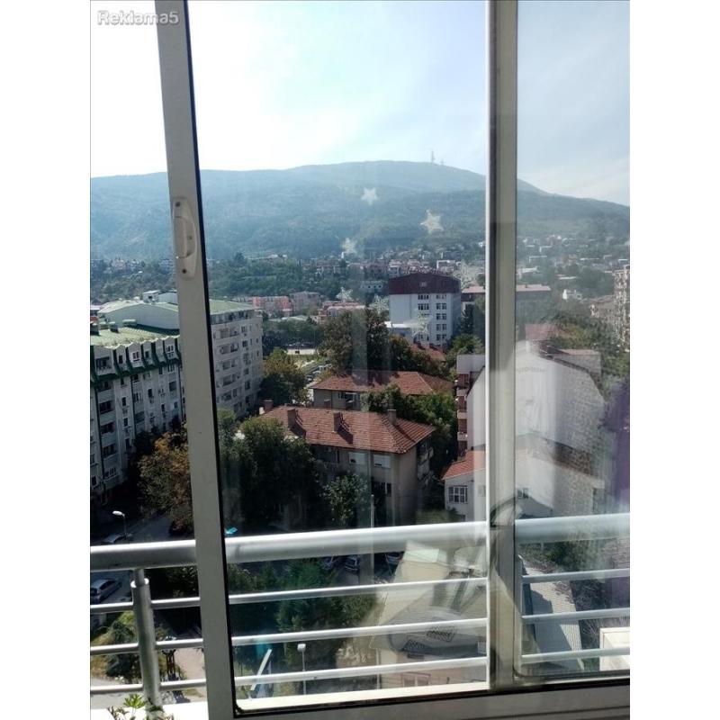 Se prodava stan vo Kisela Voda 65m2