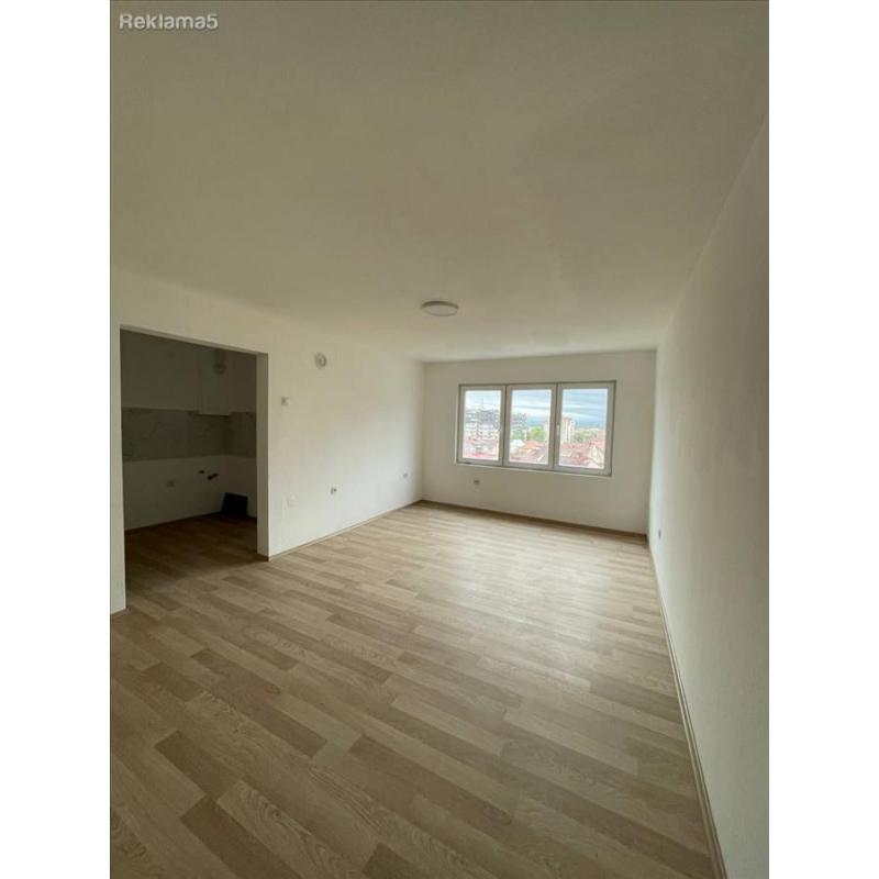 Renoviran Stan blizu centar vo Bitola 129m2