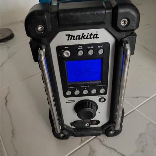 Makita Radio DMR107