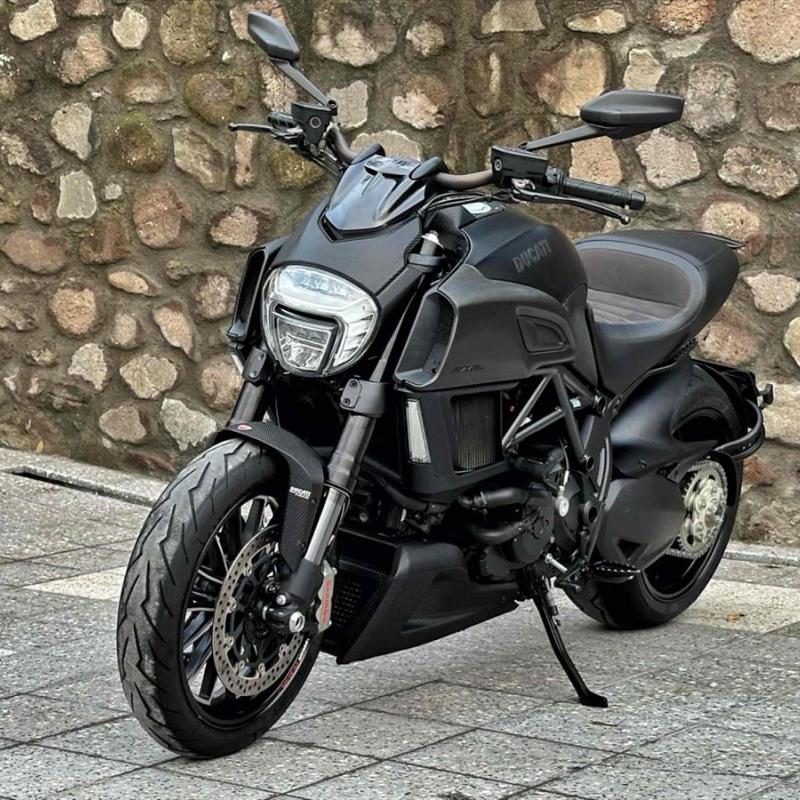DUCATI DIAVEL 1200 CARBON EDITION 2017