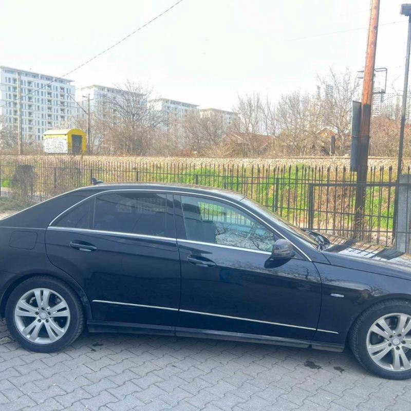 Se prodava Mercedes E-250 so servisna istorija