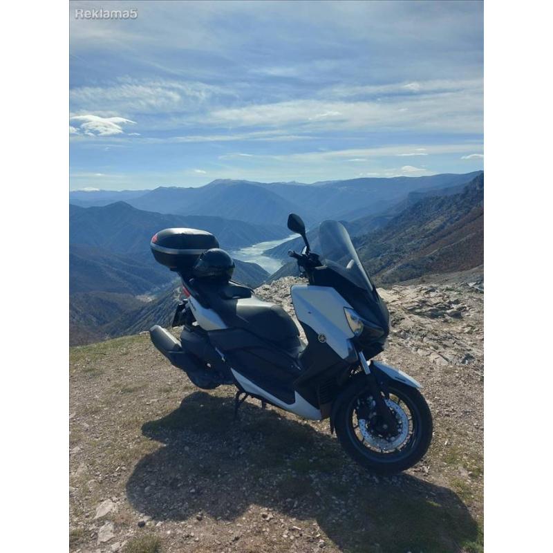 YAMAHA XMAX 400