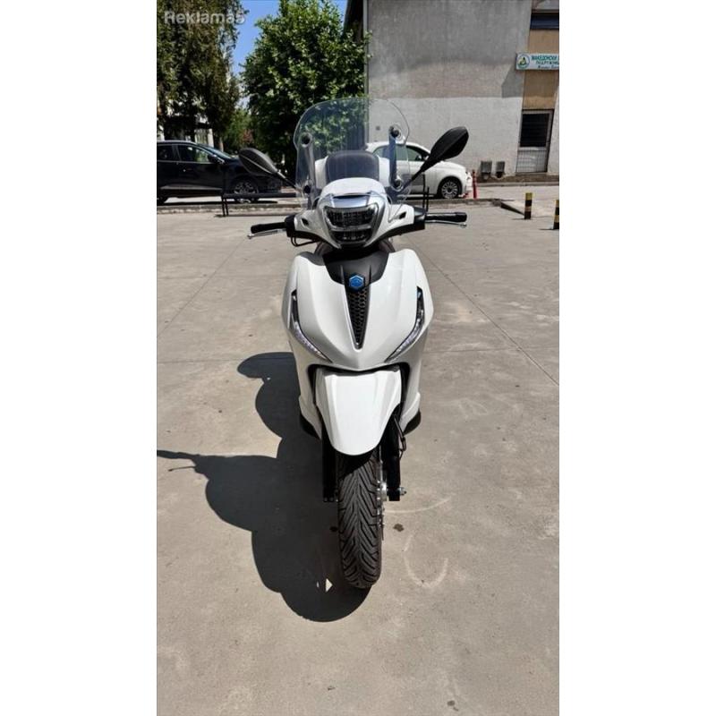 Se prodava Piaggio Beverly 400 HPE, 2023 pod garancija