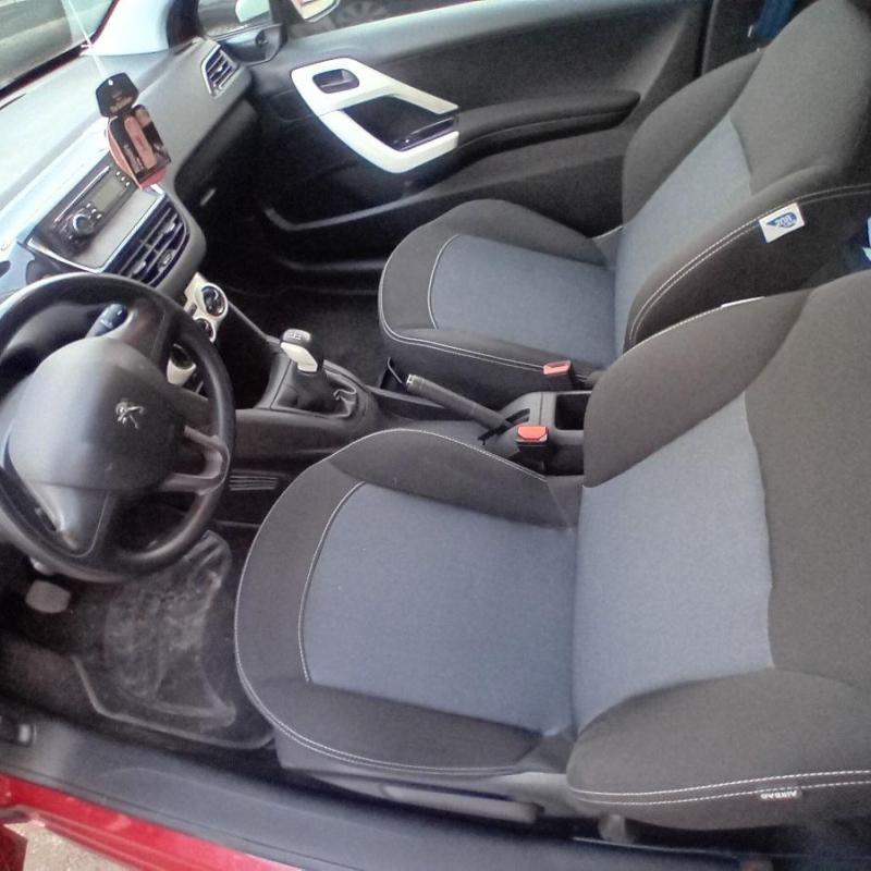 Peugeot 208 2014god
