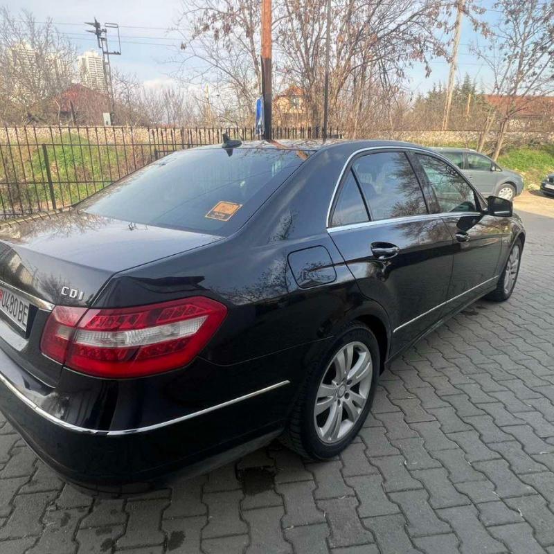 Se prodava Mercedes E-250 so servisna istorija